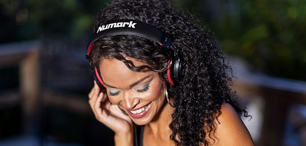 Numark HF175 - Poszukiwane słuchawki dla DJ-a już są