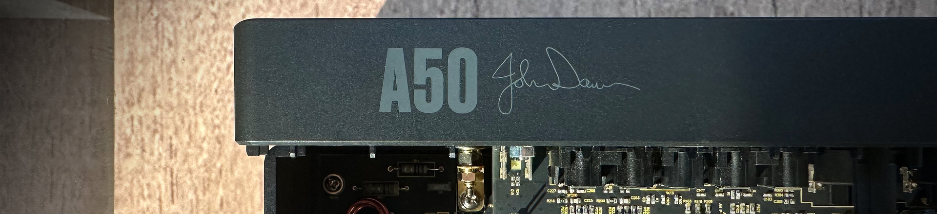ARCAM: A50 SIGNATURE i CD25 na 50-lecie firmy, czyli referencyjny wzmacniacz dual-mono klasy G i również zbalansowany odtwarzacz CD