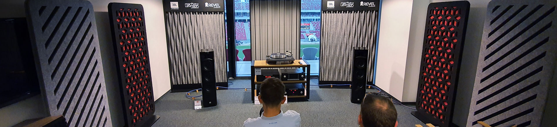 HARMAN: MARK LEVINSON + JBL (108 / Stadion)