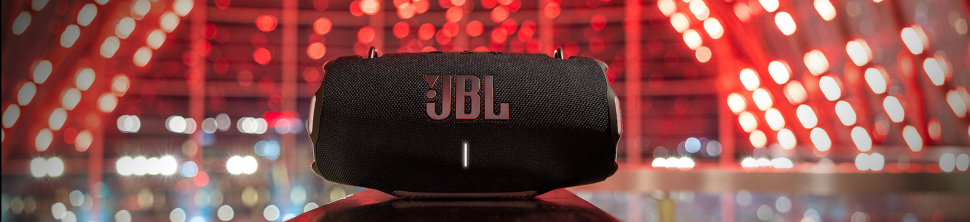 JBL: Xtreme 4 - doba z muzyką w ciemnym lesie, na deszczu i ze sztuczną inteligencją