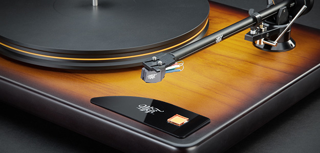 American Vintage - luksusowy gramofon od MoFi i Fendera