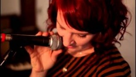 Ambre McLean - Jumpstart (live looping)